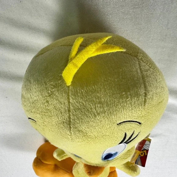Looney Tunes Tweety Bird Plush Medium Six Flags Stuffed Animal Yellow Bird NWT - Picture 3 of 9